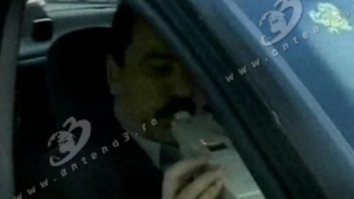 un politist care s a urcat beat la volan a distrus patru masini