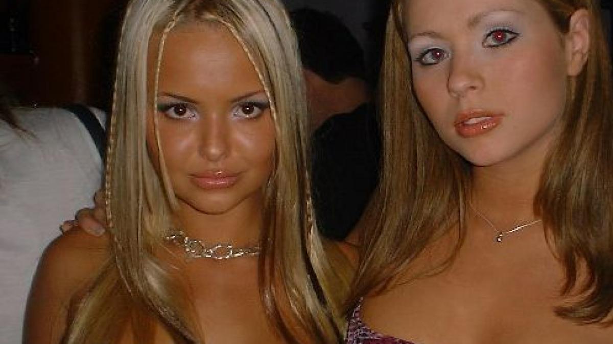 cand nu e minte vai de ochi vezi cum s a imbracat aceasta tanara pentru o seara in club