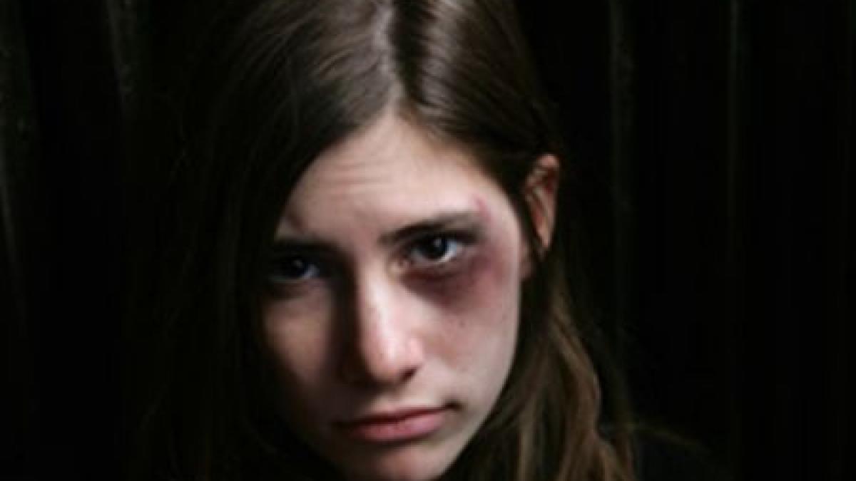 cosmarul unei romance de 17 ani a fost rapita de cinci pakistanezi si obligata sa se prostitueze in