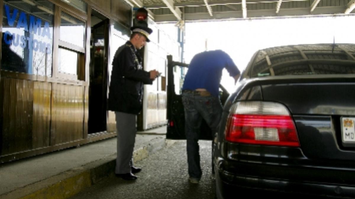 cozi kilometrice la vama albita moldovenii au terminat vacanta si pleaca la munca in ue