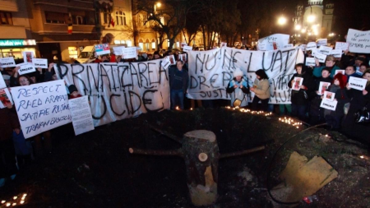 proteste pentru sustinerea smurd si la targoviste circa 100 de persoane scandeaza lozinci