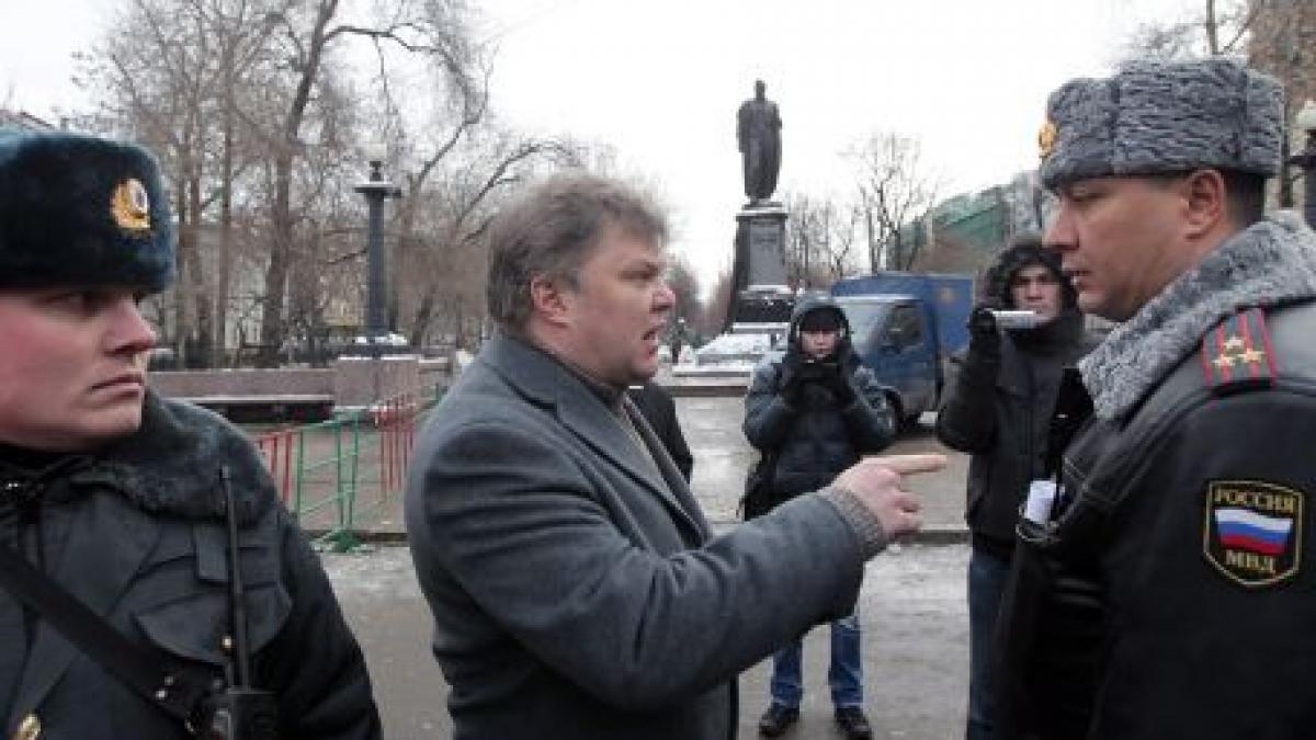 lider al opozitiei din rusia retinut in timpul unui miting