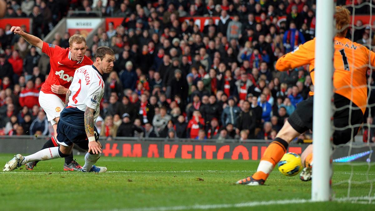 premier league scholes a revenit cu gol pe old trafford