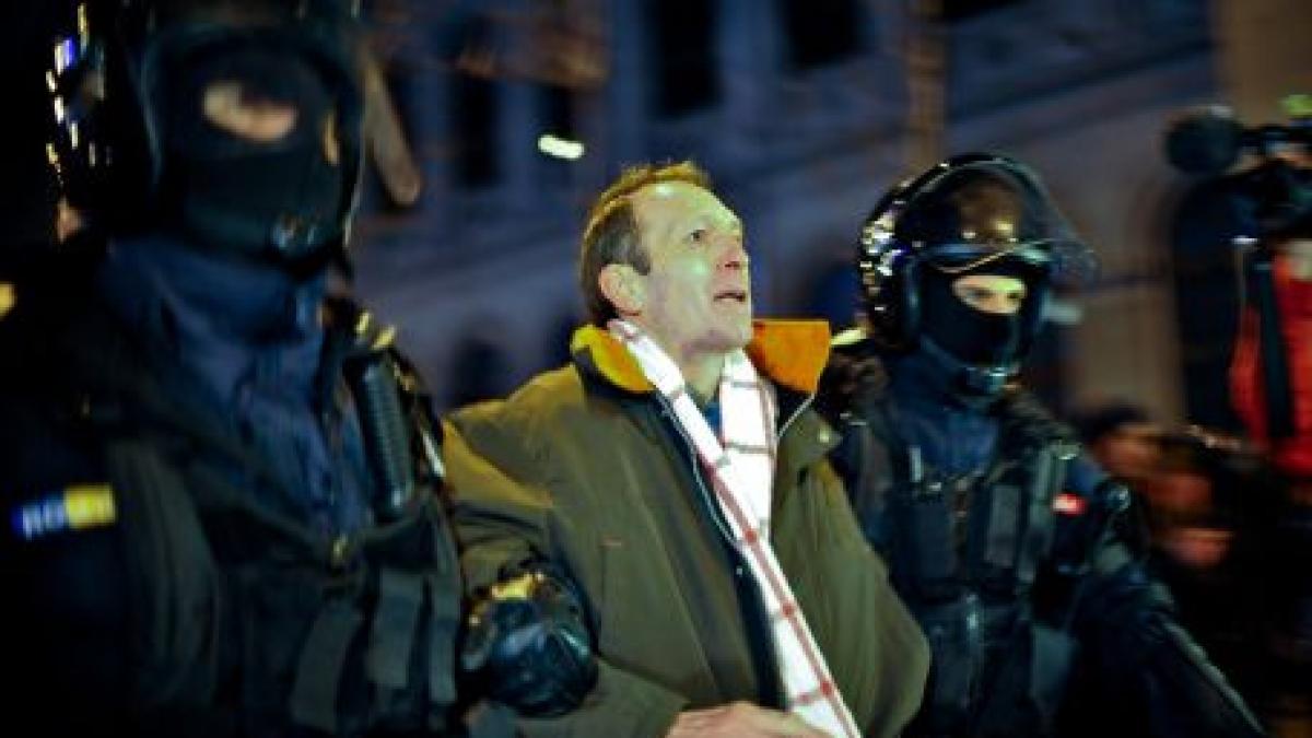 aproximativ 50 de persoane au fost sanctionate pentru tulburarea ordinii publice sambata seara