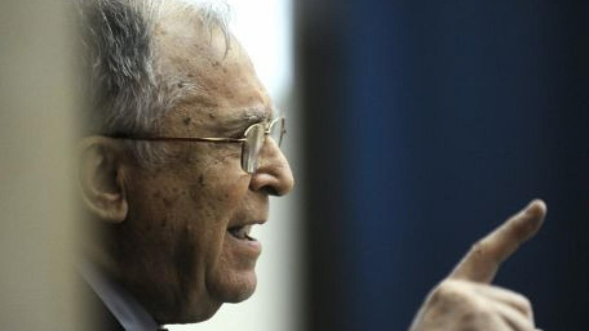 ion iliescu internat la spitalul elias presedintele de onoare al psd va fi operat la colon