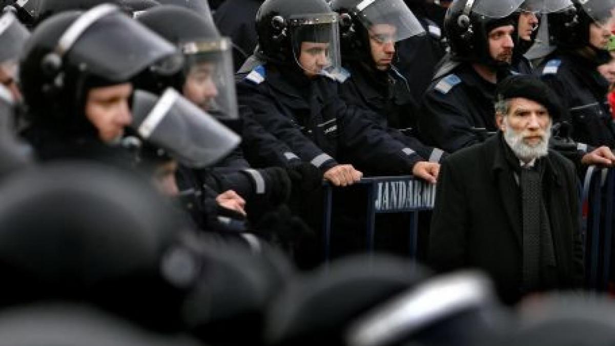 jandarmeria a prezentat bilantul violentelor din piata universitatii