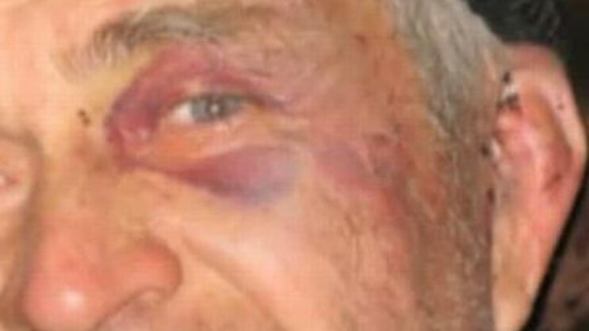 batran batut de doi jandarmi sunt gata sa mor pentru tineret eu mi am trait viata