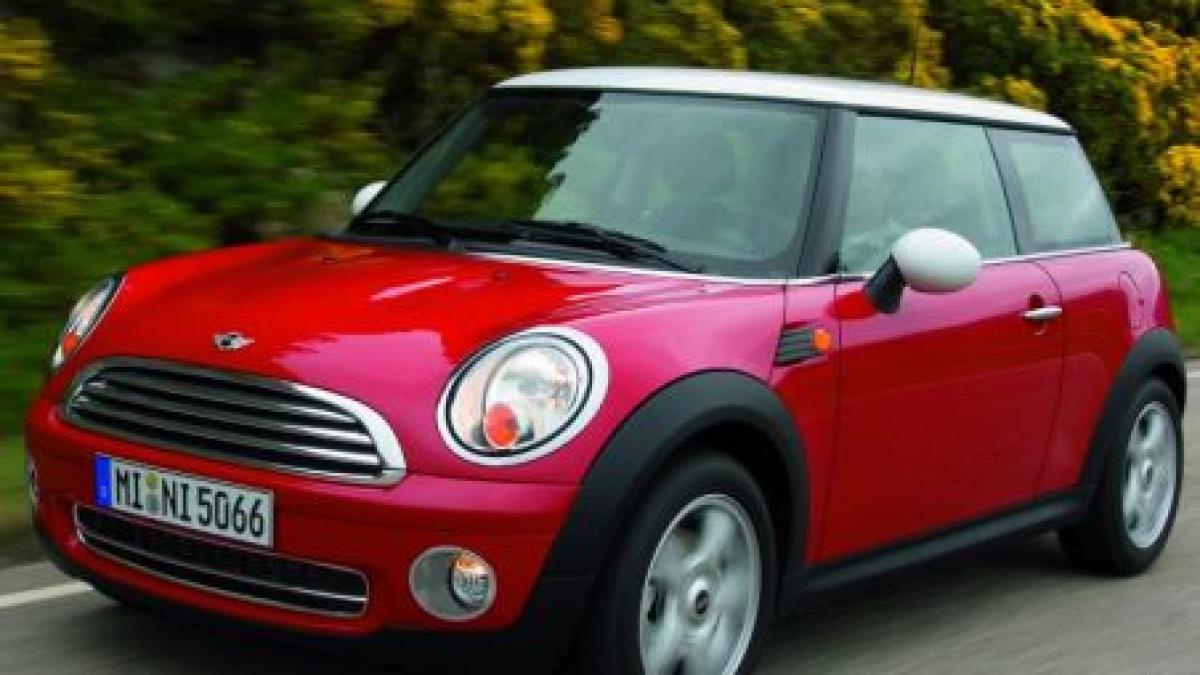 bmw recheama aproape 90 000 de mini cooper de teama unor incendii la motor