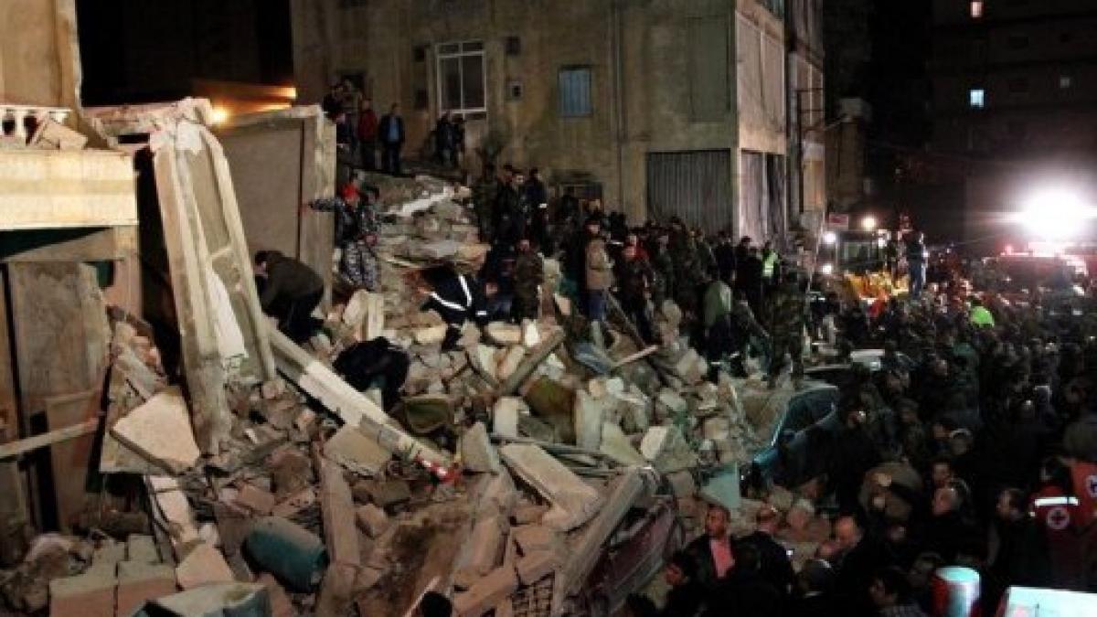 peisaj socant in beirut un bloc de cinci etaje s a facut una cu pamantul doi oameni au murit