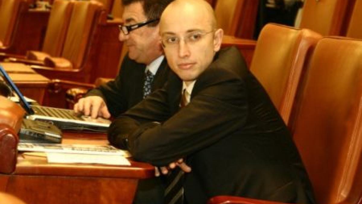 senator pdl protestatarii pro arafat sunt niste viermi care isi merita soarta