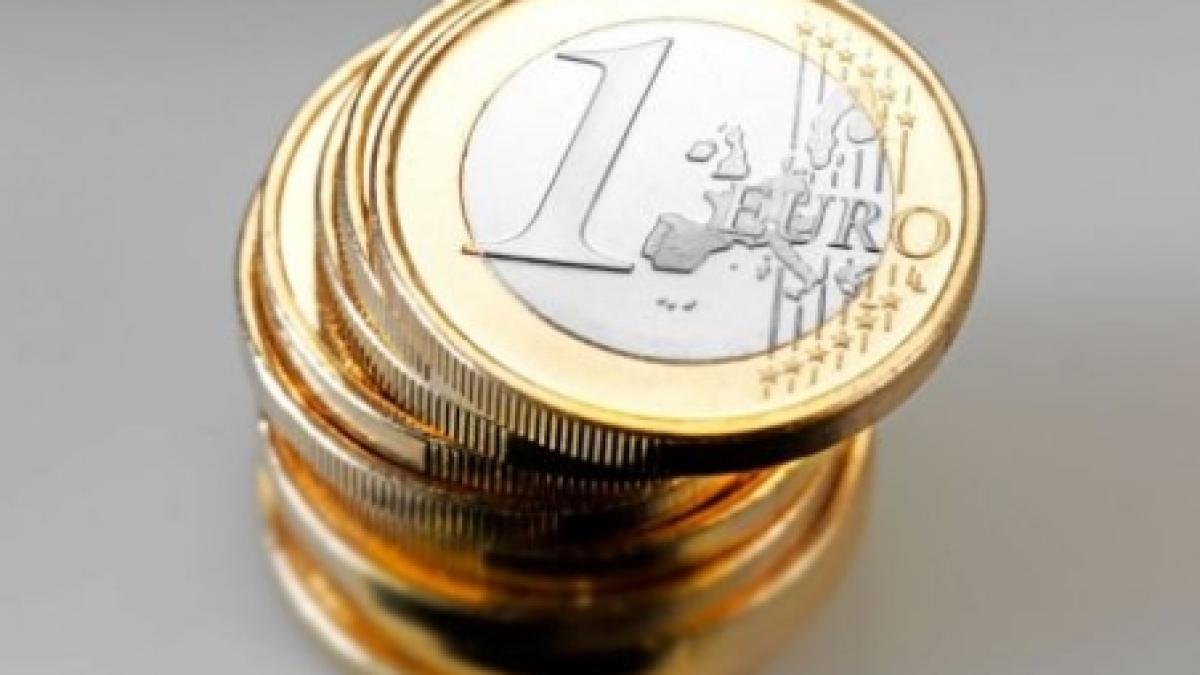 leul creste in raport cu euro si dolarul american vezi cursul bnr