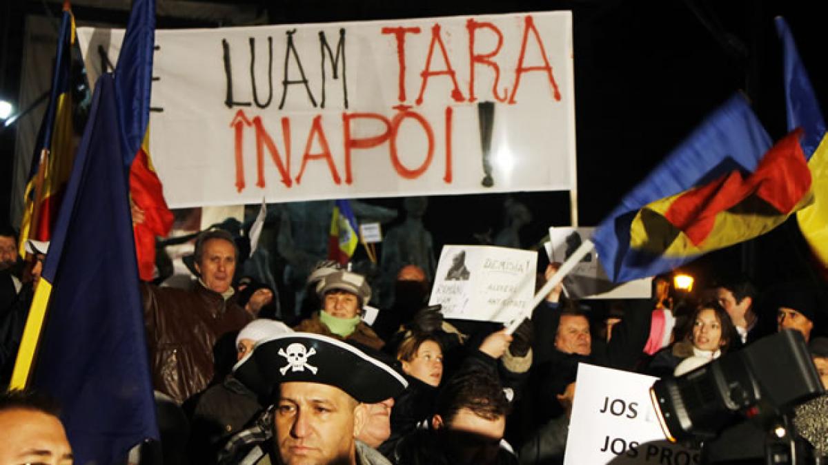 romania in strada peste 10 000 de oameni si au strigat nemultumirea