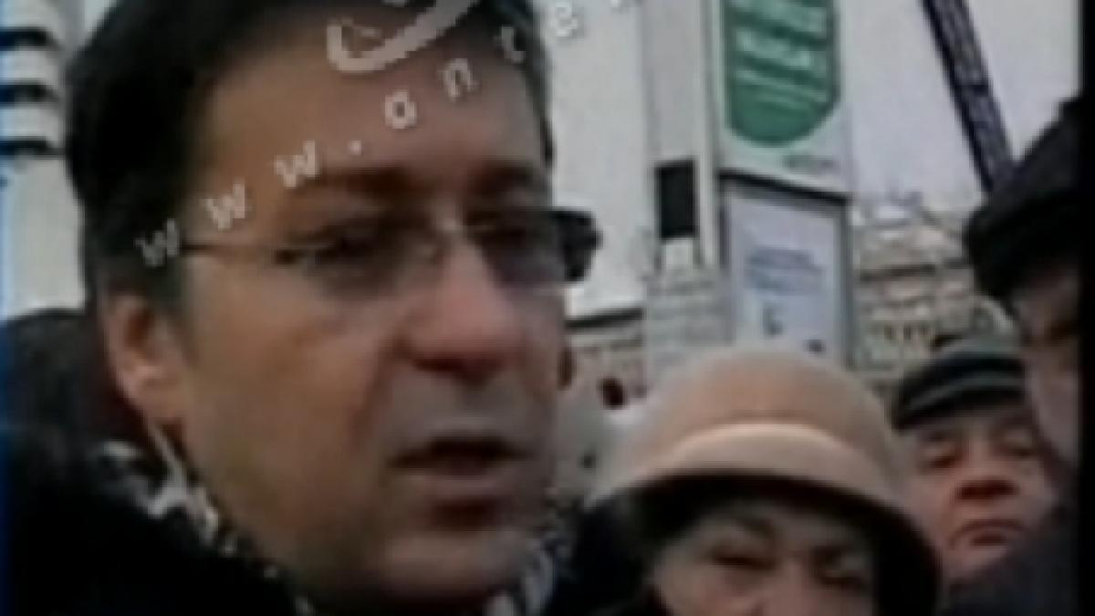 artistii s au alaturat protestatarilor in piata universitatii florin chilian nu mai suntem artisti