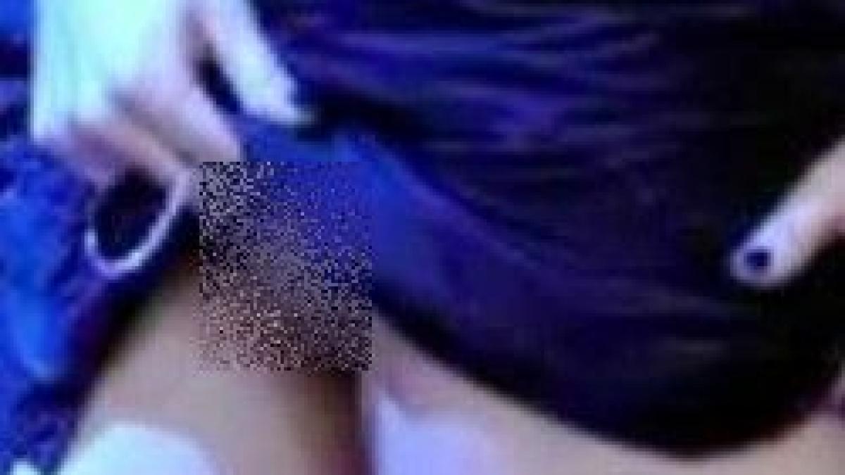 ce a vazut berlusconi vede toata lumea una din amantele ex premierului cu fusta n sus pentru