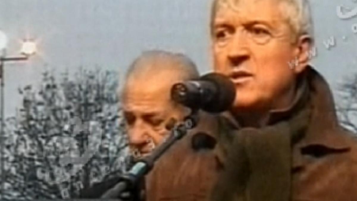 mircea diaconu parca suntem blestemati ca din 20 in 20 de ani sa iesim din nou in strada