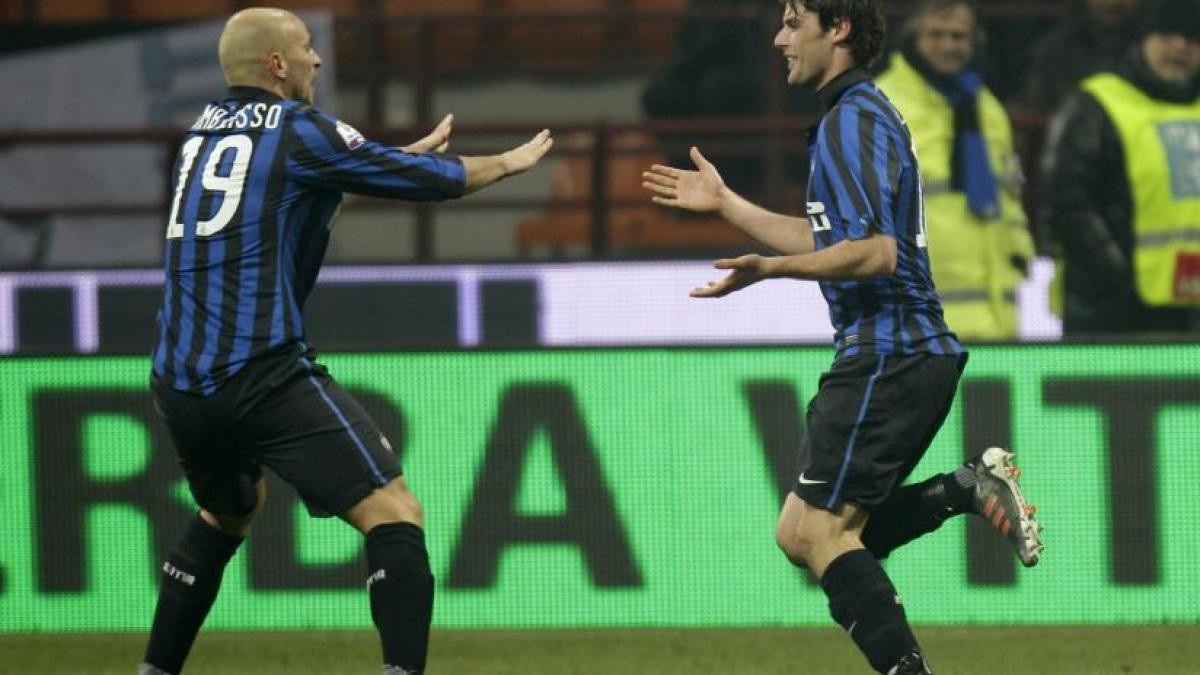 inter castiga cu 2 1 meciul cu genoa si se califica in sferturile cupei italiei