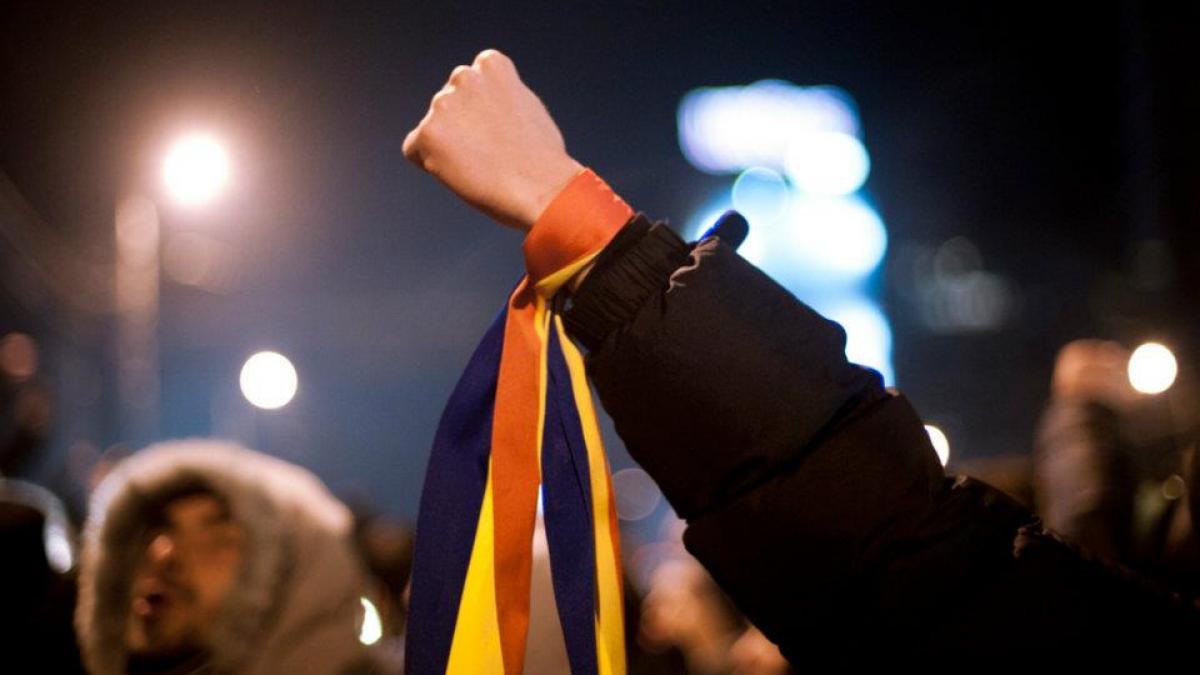 romanii striga dar basescu nu i aude a saptea zi de proteste in bucuresti fotografii inedite cu