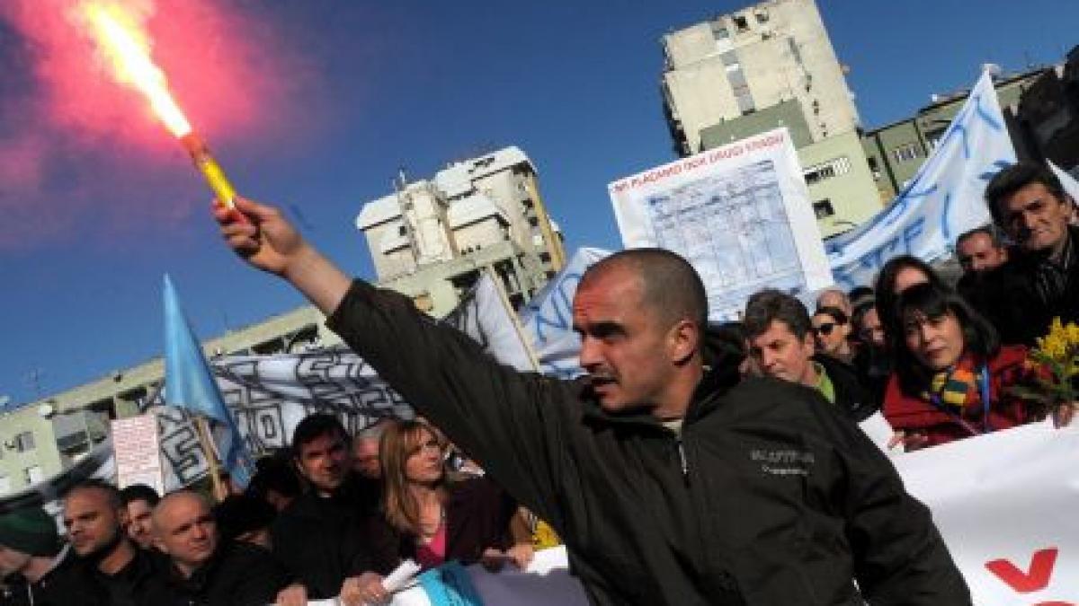 circa 5 000 de oameni au protestat la muntenegru impotriva guvernului magnatilor