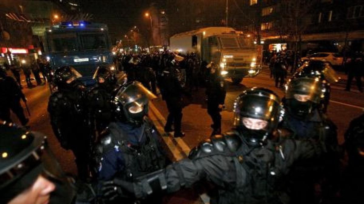 luptele de strada din bucuresti au avut si momente amuzante vezi aici simtul orientarii la jandarmi