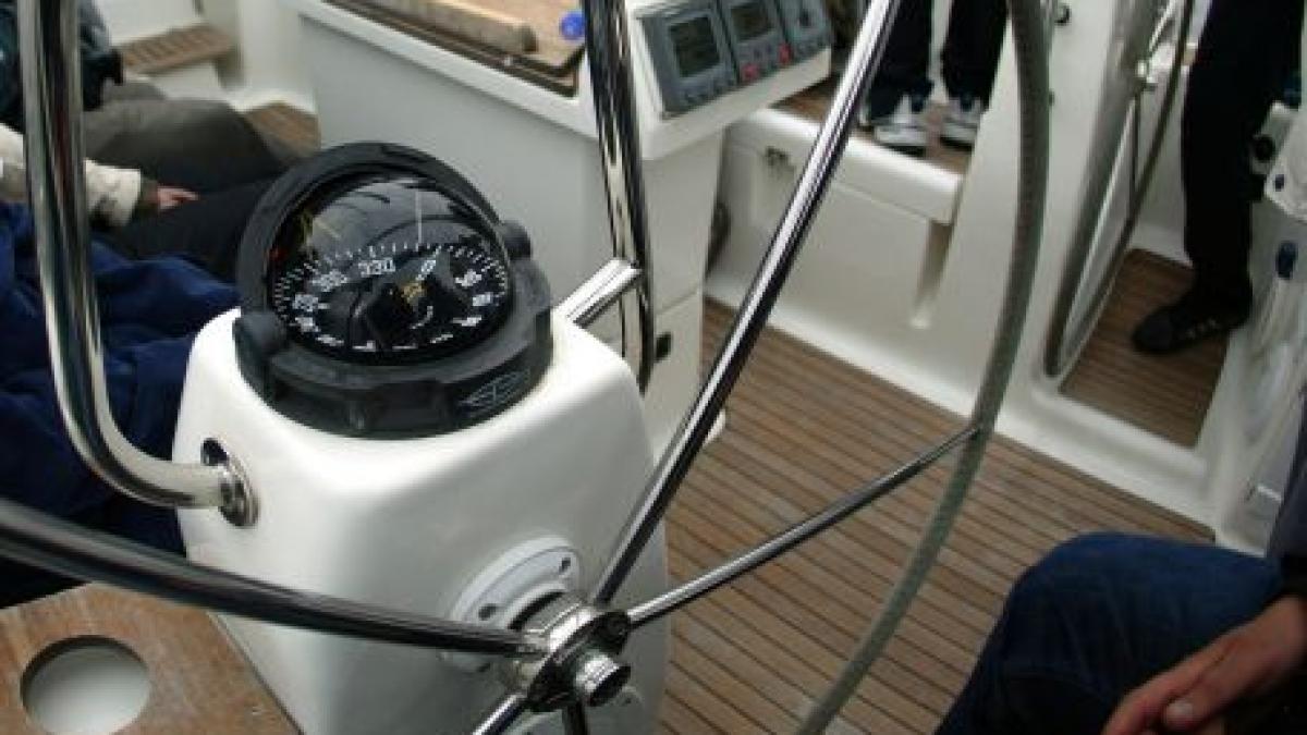 trei salupe s au scufundat in portul tulcea sub greutatea zapezii