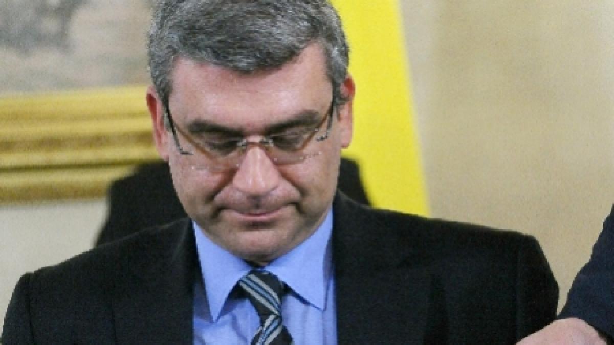 a disparut de pe blog postarea lui baconschi despre mahalaua inepta care a dus la demiterea sa