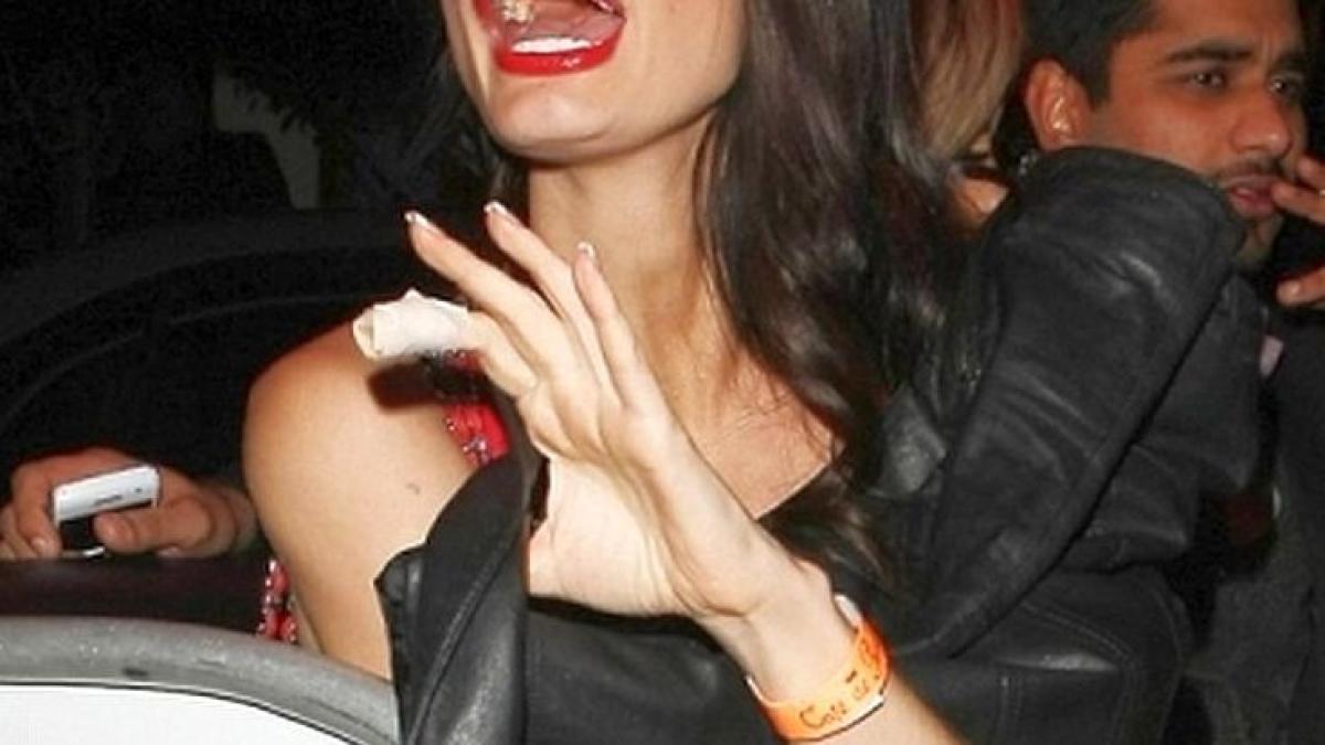 femeia fatala se dezintegreaza din cauza operatiilor estetice daca o vezi de aproape te sperii