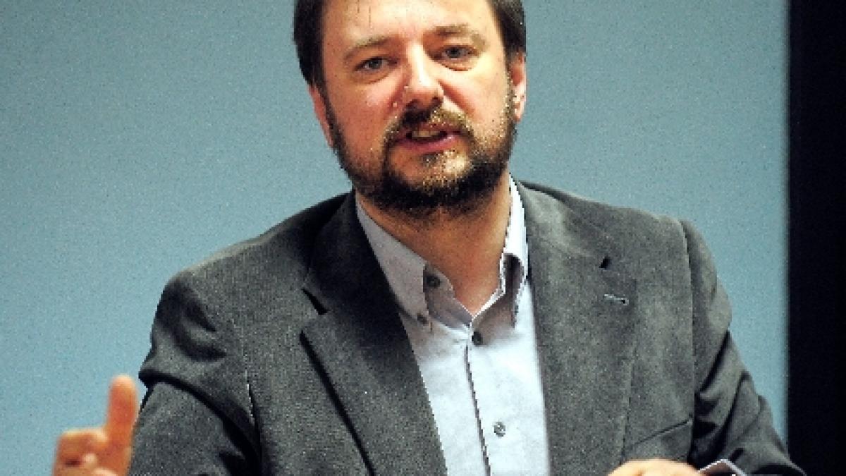 profesori ai snspa depolitizarea reala a institutiilor de invatamant trebuie facuta urgent lumea