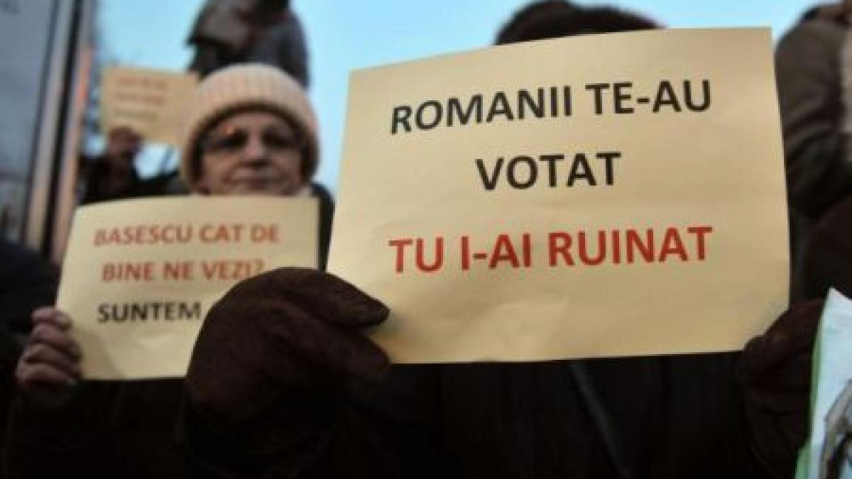 traian basescu huiduit la iasi de ziua unirii mii de oameni s au adunat in centrul orasului