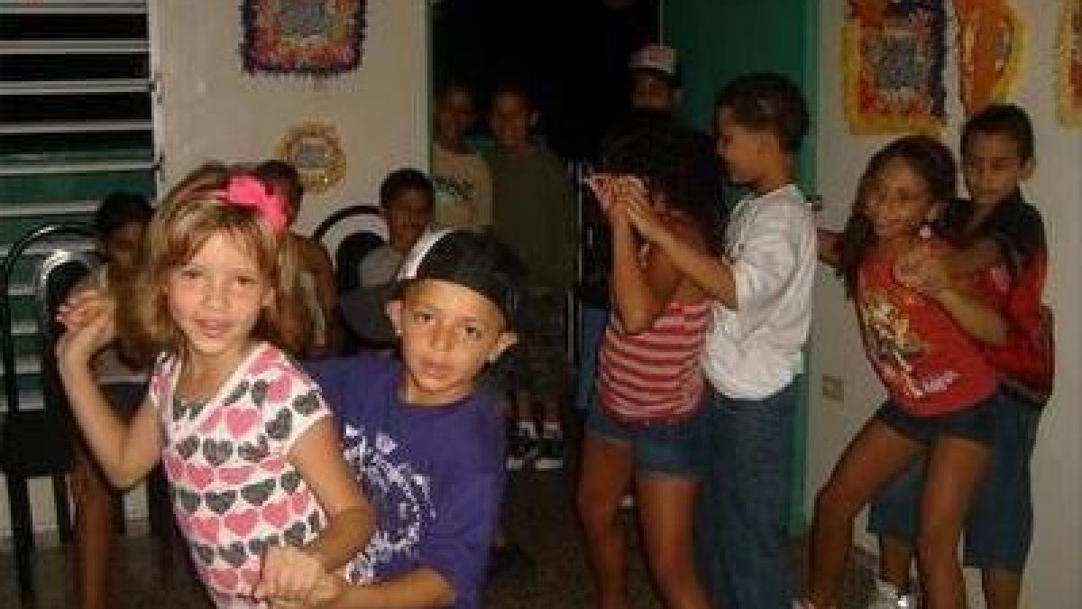 imaginile care ar trebui sa ne ingrijoreze dansuri lascive intre copiii de la gradinita petrecerea