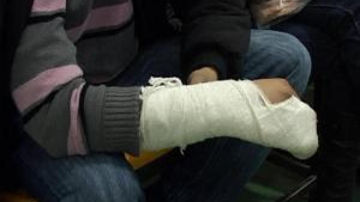 gheata dusmanul pietonilor sute de pacienti au umplut sectiile de ortopedie ale spitalelor