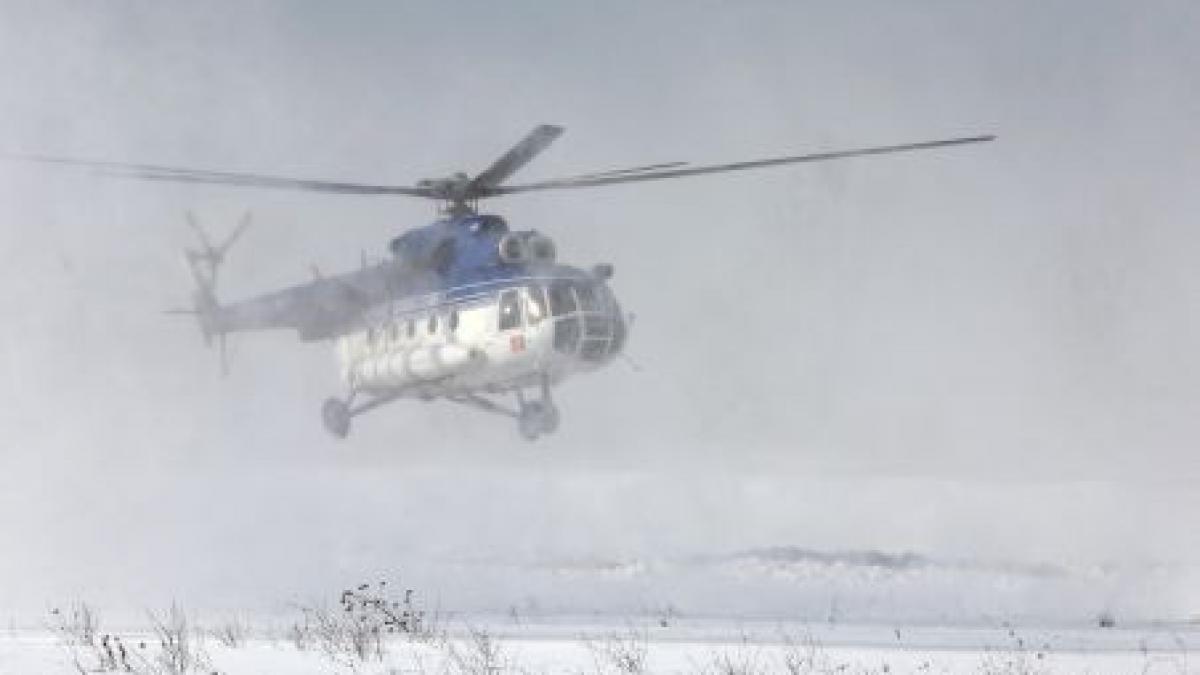 emil boc dupa inspectia cu elicopterul mai zapada e buna pentru agricultura nu si pentru trafic
