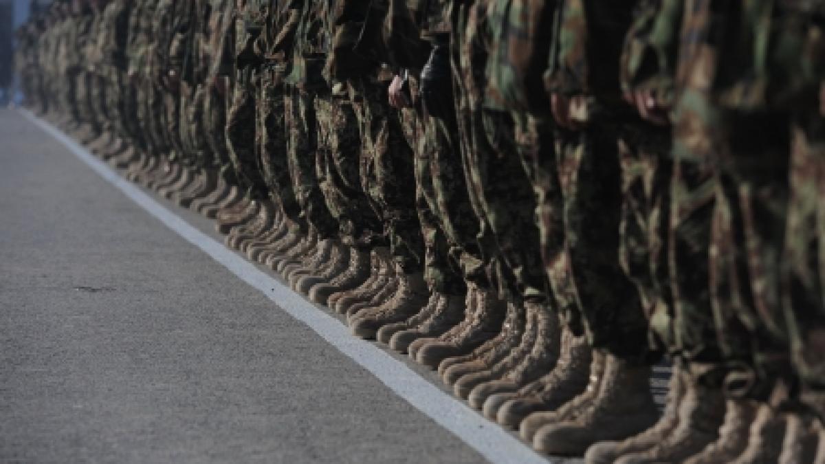 franta retrage trupele combatante din afganistan pana la sfarsitul lui 2013