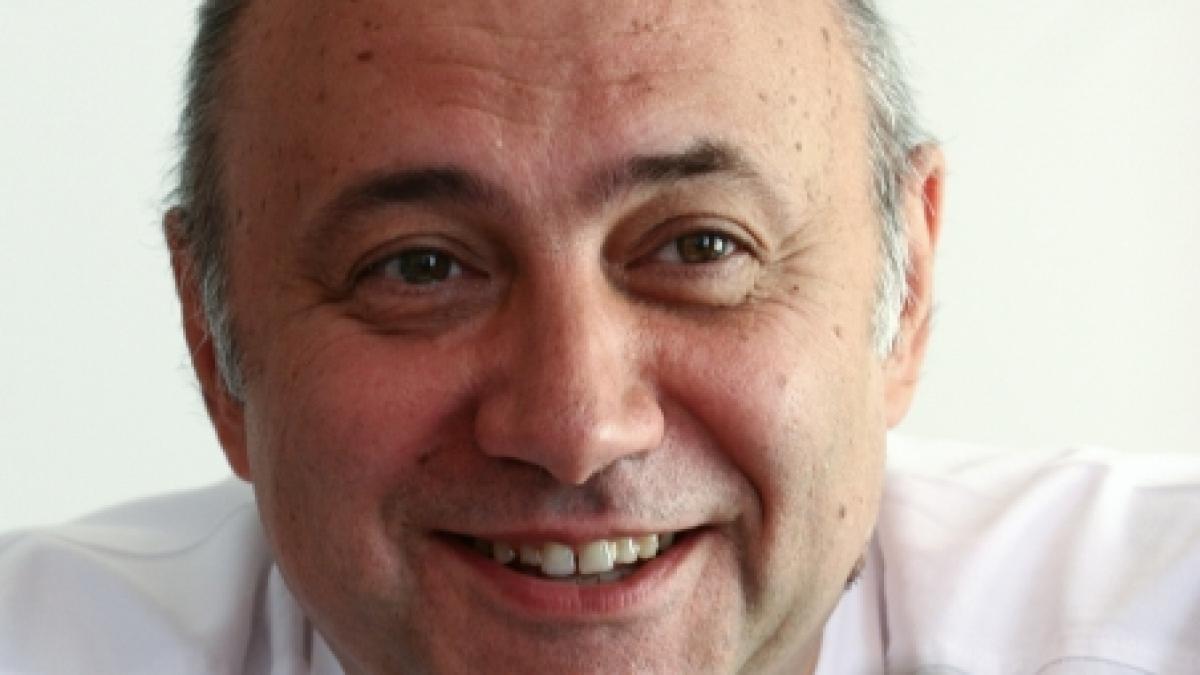 irinel popescu primul medic roman decorat de franta cu insemnele ofiter al ordinului national al