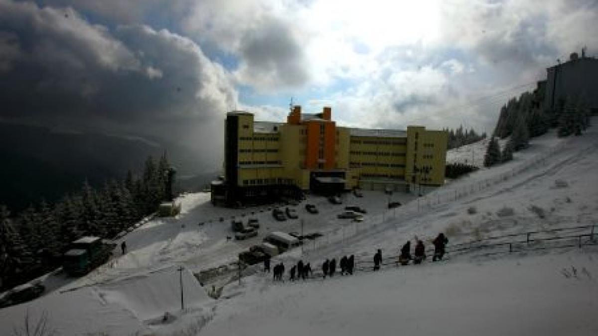 ninsoarea le a prelungit vacanta peste 10 000 de turisti blocati in statiunile romanesti