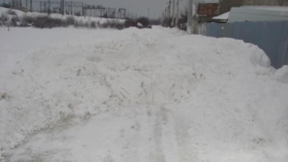 sectorul 1 bucuresti drumuri blocate de zapada degajata de utilajele de deszapezire