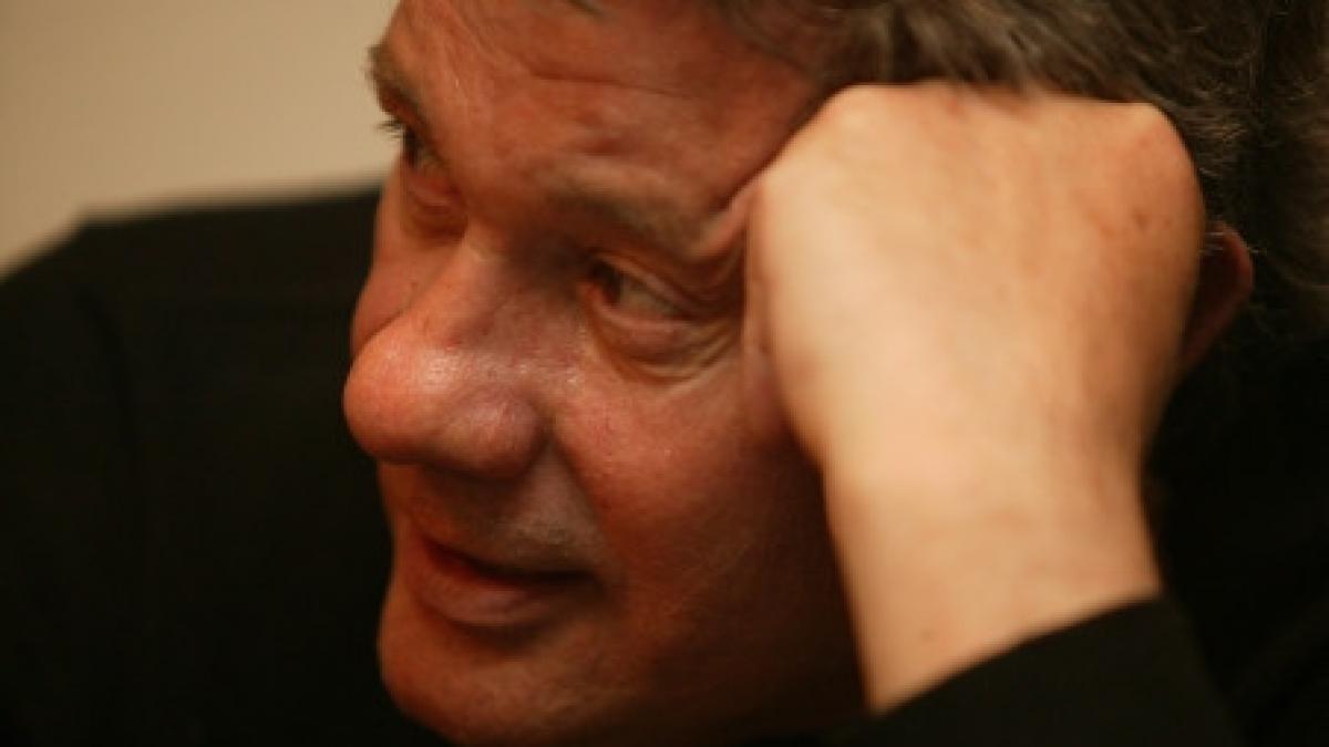 Teatrul românesc, în doliu. Numeroase personalităţi îi aduc un ultim omagiu actorului Emil Hossu