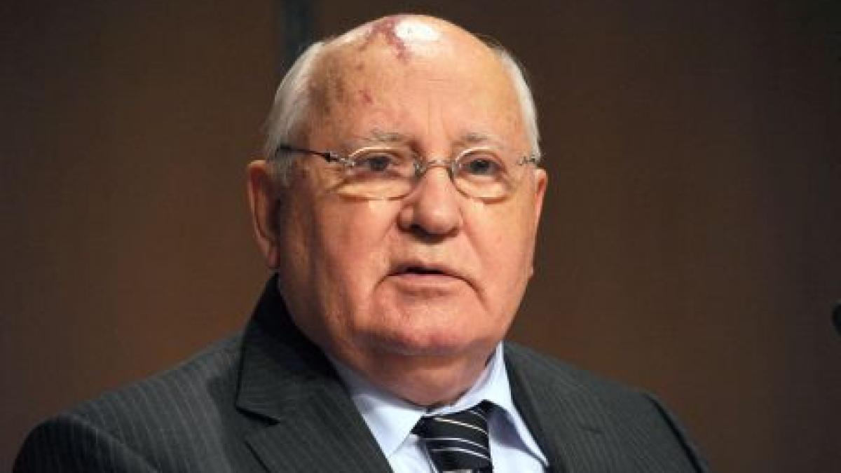 mihail gorbaciov cere organizarea unui referendum constitutional in rusia