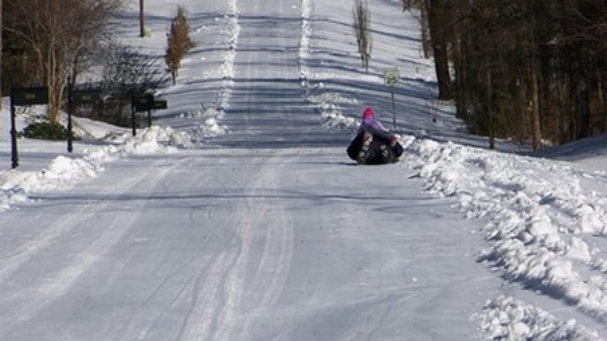 inconstienta la sanius cativa tineri din mures s au aventurat pe gheata