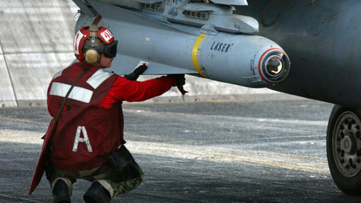 iranul se inarmeaza teheranul a anuntat dezvoltarea de munitie ghidata prin laser