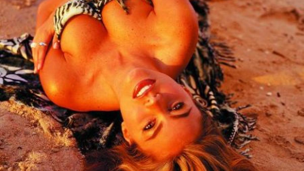 ea este cea mai dorita femeie din lume iti vine sa crezi ca are aproape 40 de ani