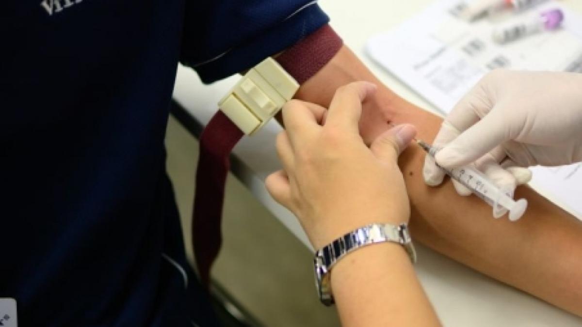 dintre cei 2 000 de donatori de sange anuntati pe internet numai patru au ajuns la spital