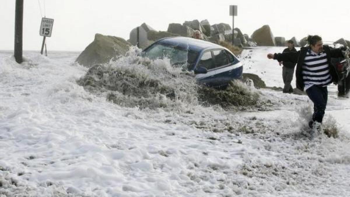 alerta de inundatii in sudul bulgariei cel putin opt persoane au murit inghitite de ape