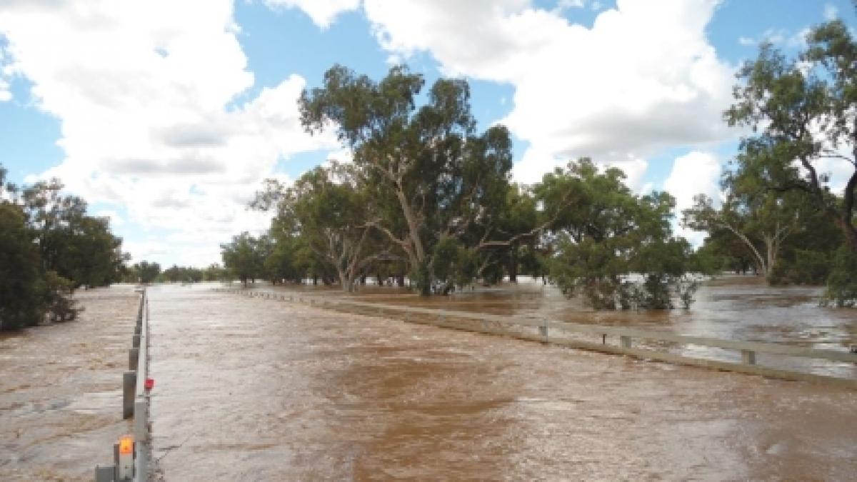 australia aproape 4 000 de persoane evacuate din cauza inundatiilor