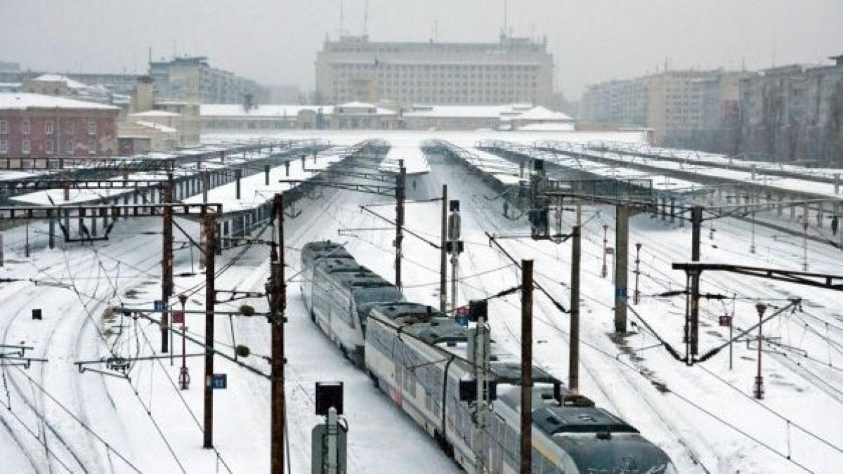 codul portocaliu de ninsori si viscol a paralizat jumatate de tara vezi ce trenuri au fost anulate