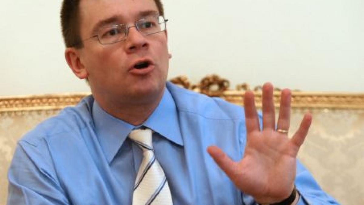 mihai razvan ungureanu de la profesor la director sie si premier desemnat