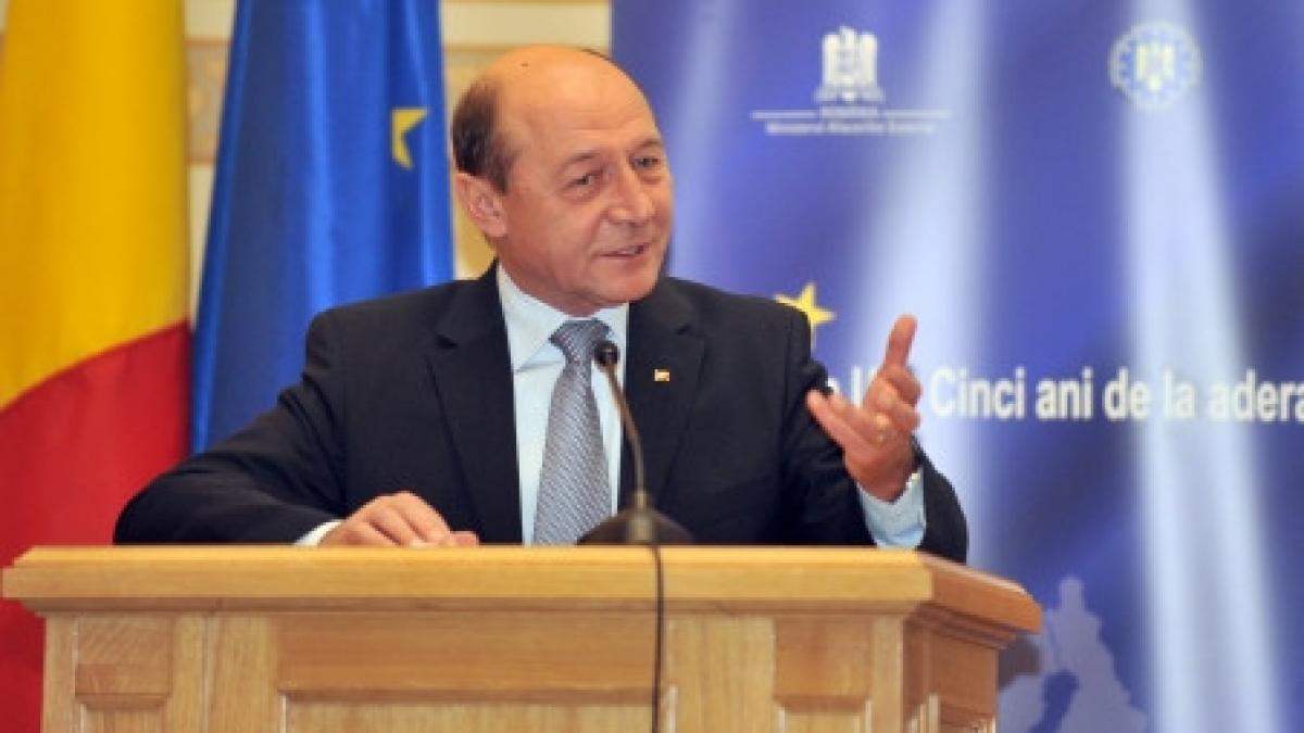 presedintele basescu invita separat partidele politice la consultari incepand de la ora 15