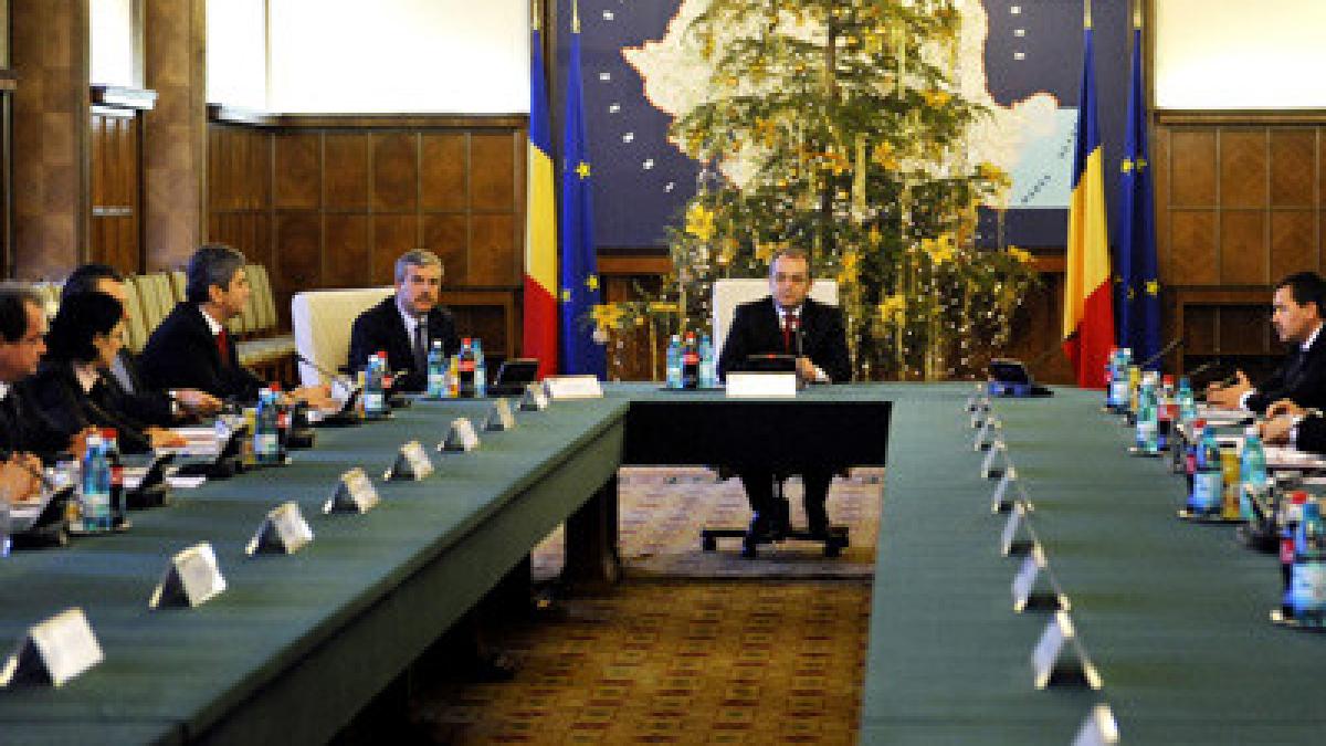 ministerele conduse de boc caracterizate de instabilitate la munca au fost 6 ministri in 4 ani