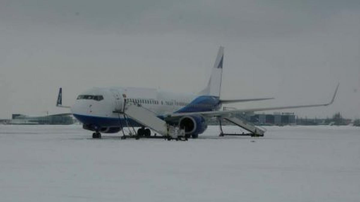 parlamentarii puterii adusi cu o cursa charter in bucuresti pentru a vota guvernul
