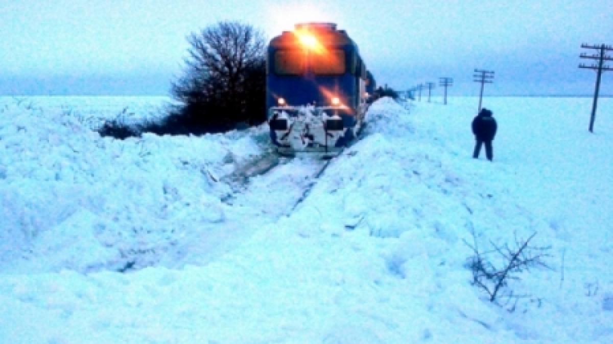 captivi in trenul groazei oamenii cer ajutor si intreaba de ce doar fotbalistii au fost salvati