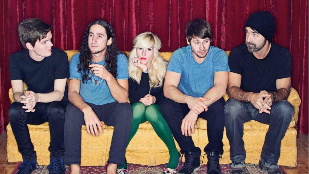 cantecul care a facut senzatie pe net 50 de milioane de oameni l au ascultat pe youtube intr o